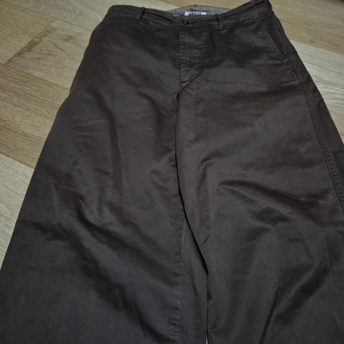 (4) 오라리 브라운 코튼오라리 브라운 코튼팬츠 판매합니다.
사이즈 팬츠 상품이미지2