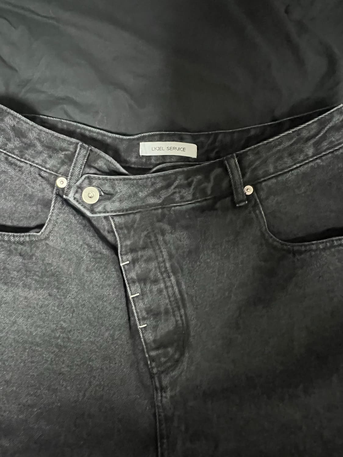 DIAGONAL BERMUDA SHORTS 상품이미지3