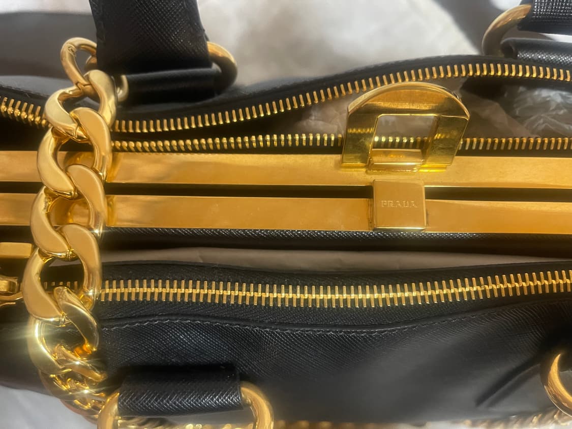 프라다 사피아노 닥터 골드 버클 토드백 상품이미지5