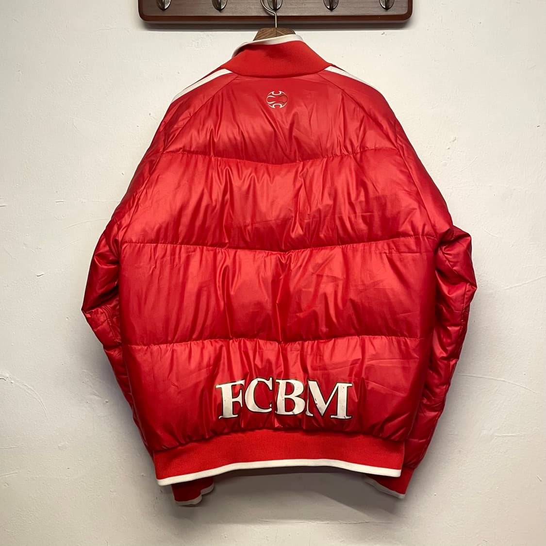 아디다스 바이에른 뮌헨 덕 다운 패딩 자켓   상품이미지4