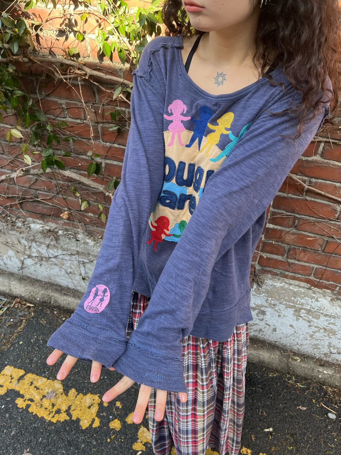 Rough 캐릭터 자수 포인트 롱 슬리브 상품이미지5