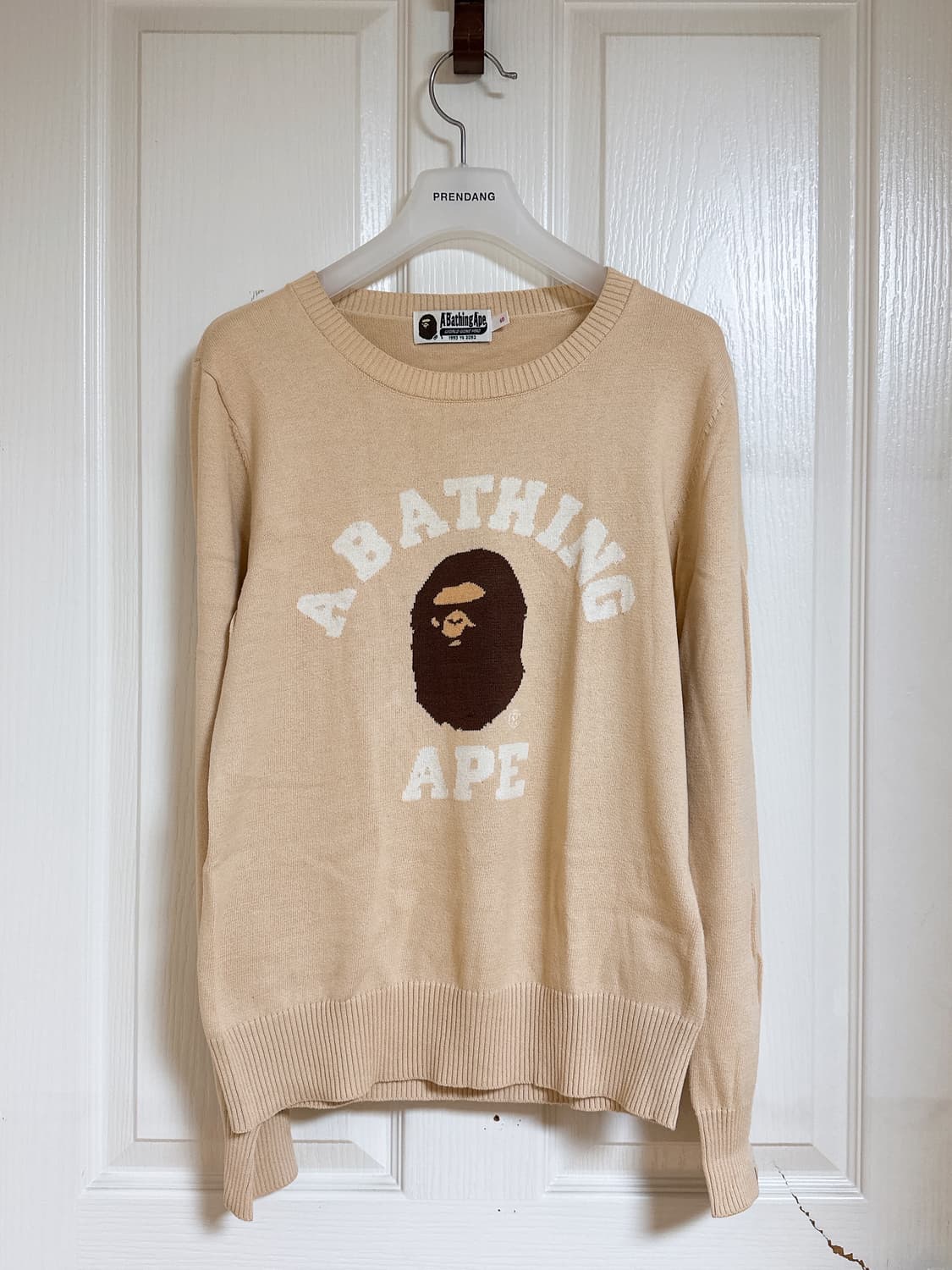 베이프 사루 베이지 니트 상품이미지1