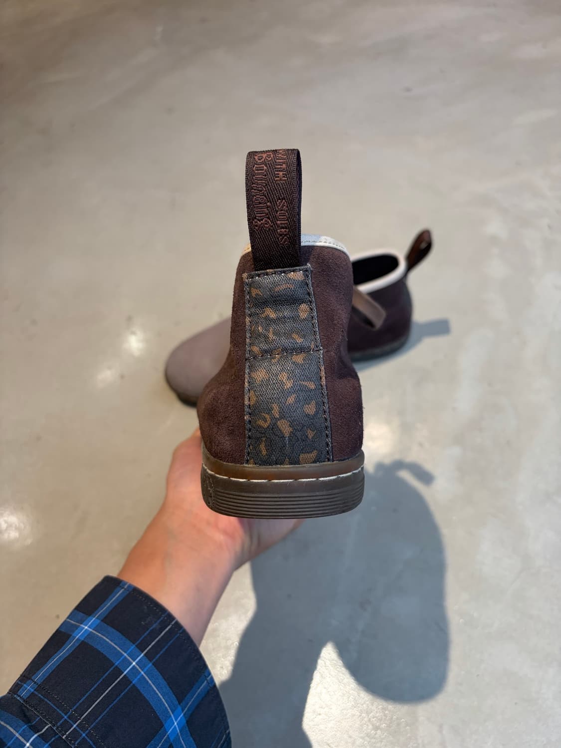 250) Dr. Martens 스웨이드 처카 부츠 상품이미지3