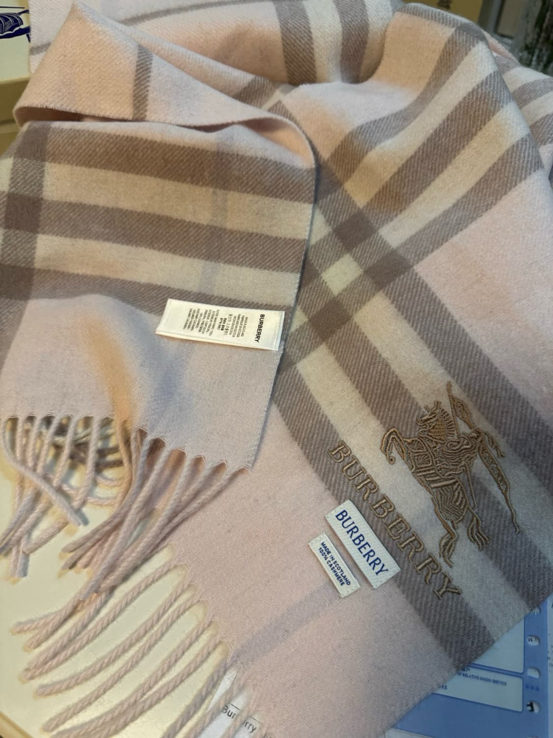 버버리숙녀 리버서블 스카프100% 램스울
 상품이미지4