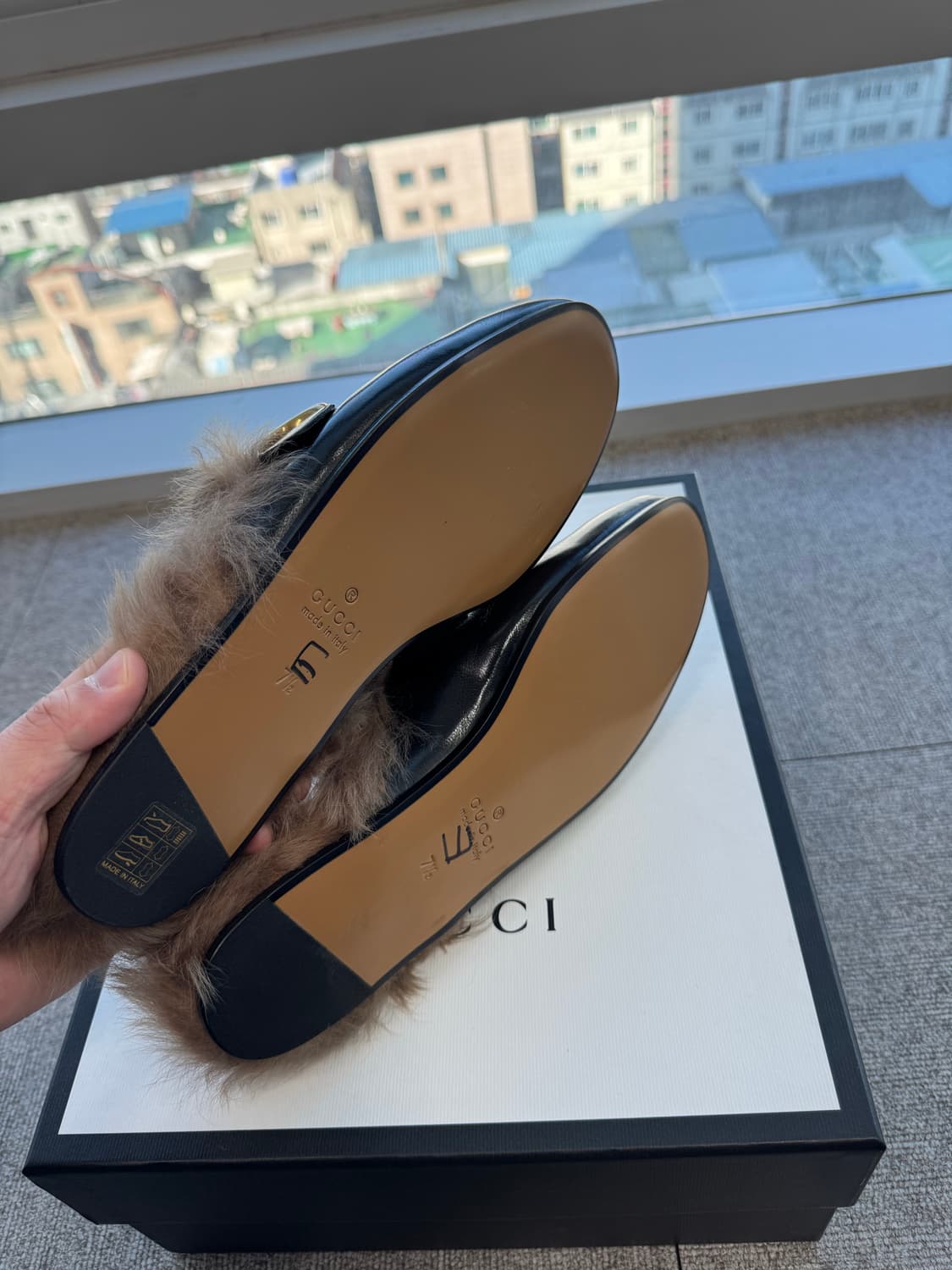 구찌 프린스타운 마몽G 퍼 홀스빗 뮬 상품이미지5