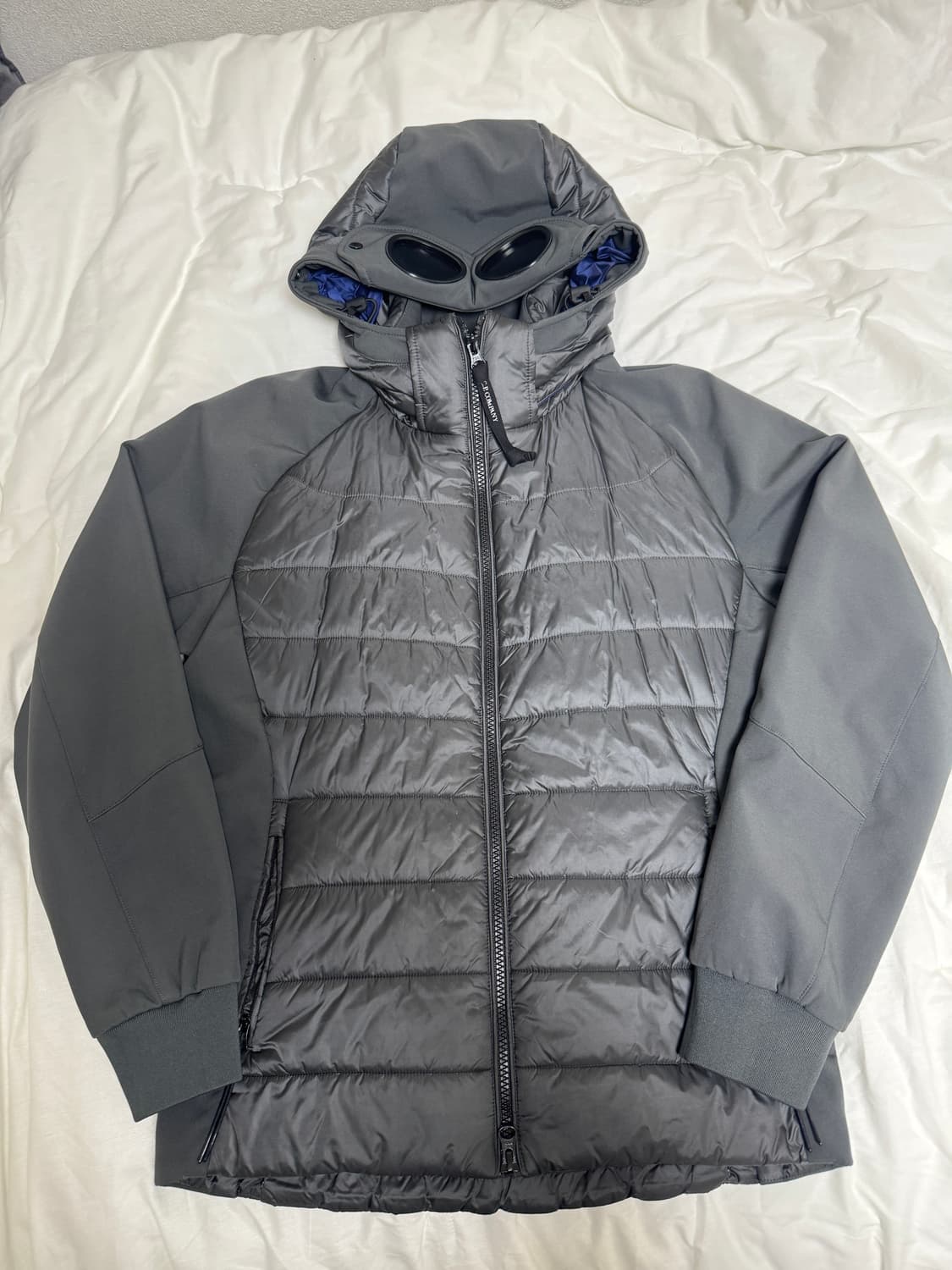 Cp company goggle puffer jacket 상품이미지1