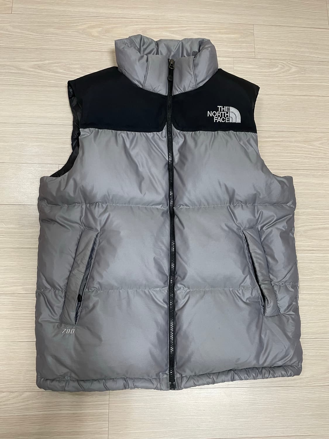 노스페이스 700 눕시 패딩 조끼 그레이 M 95-100 상품이미지1