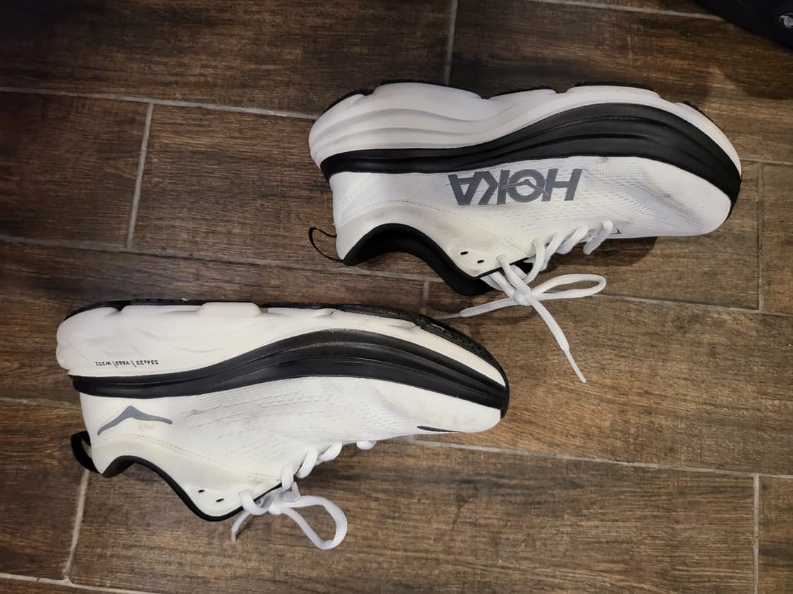 호카 흰색/검정 운동화 235 상품이미지1