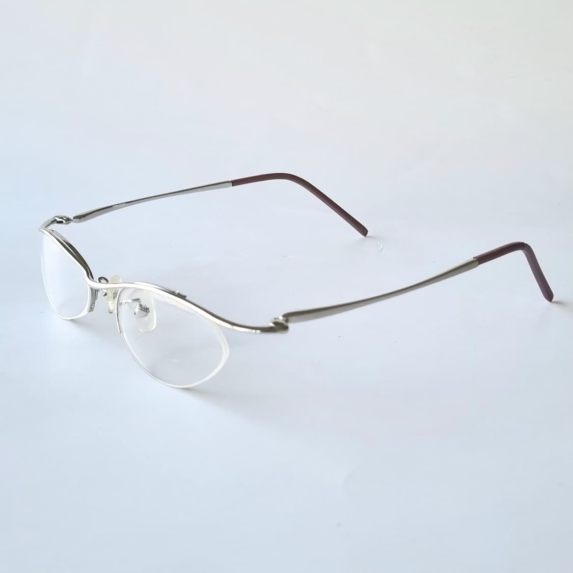 데드스탁 긱시크 룩의 정점을 찍어줄 실버 메탈 하프림 안경테  688 상품이미지4