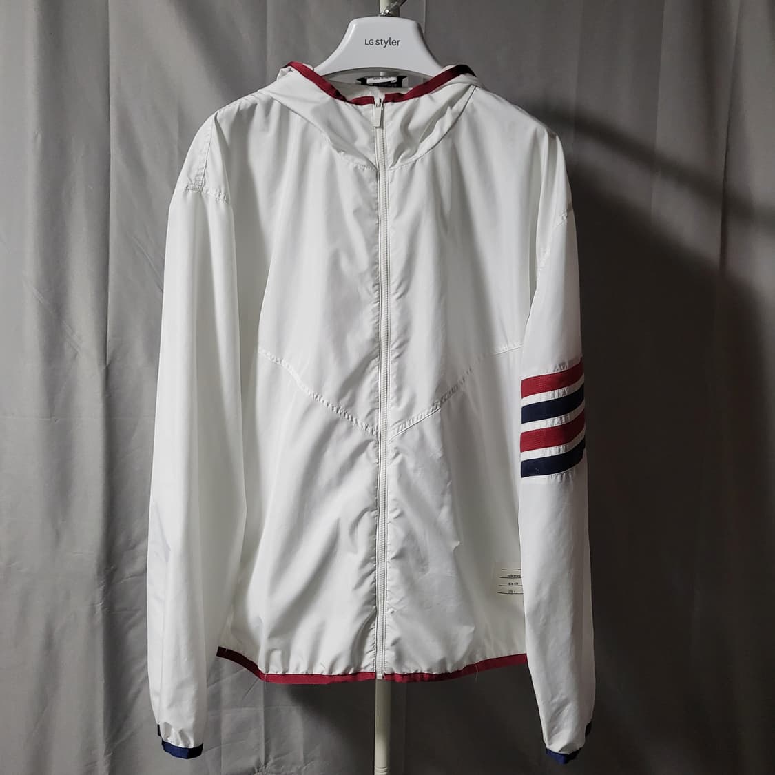 [새상품급/4 size]톰브라운 사선완장 립스탑 바람막이 상품이미지1