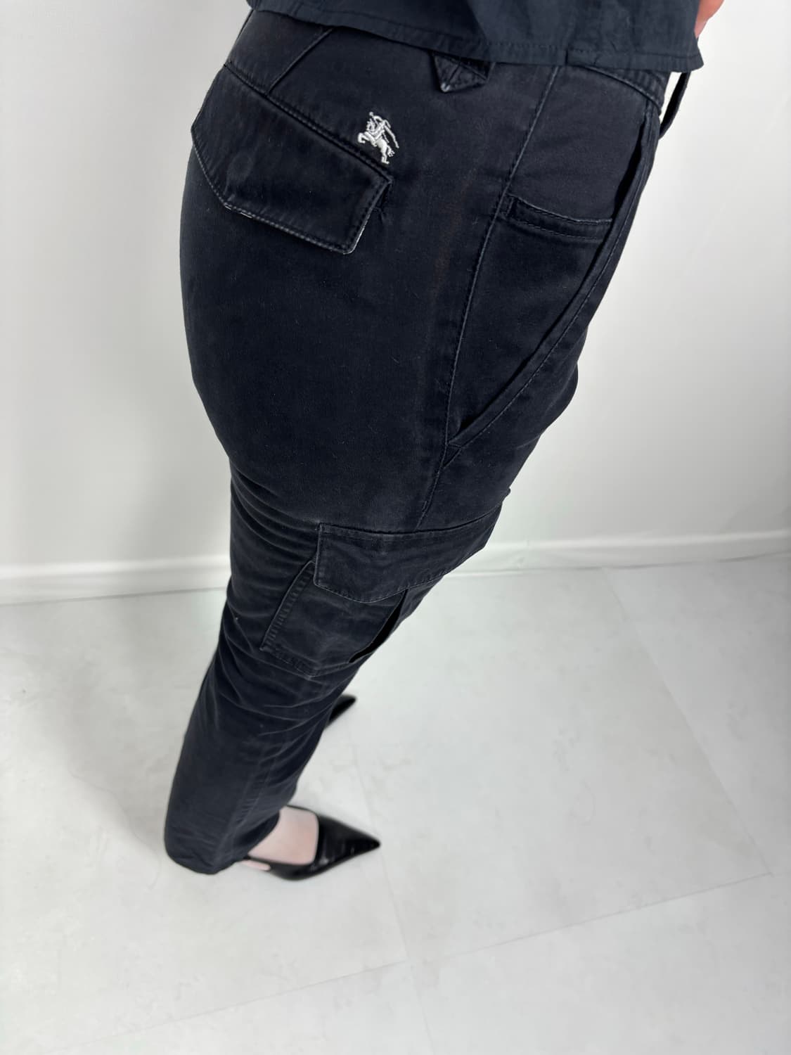 BURBERRY SLIM CARGO PANTS 상품이미지2