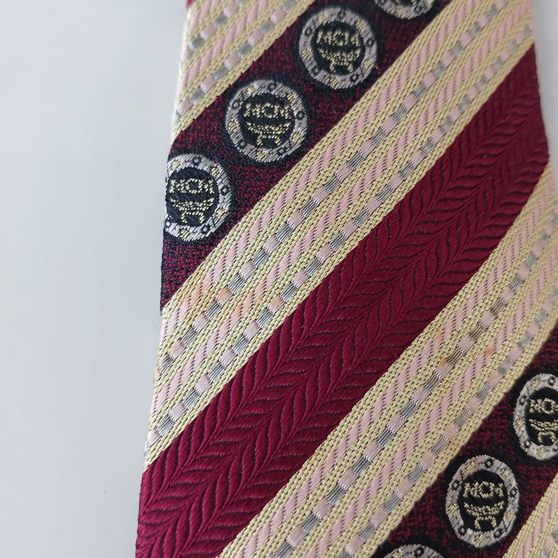 MCM 실크 베이지 스트라이프 메달리온 넥타이 9cm A등급 A19246 상품이미지6