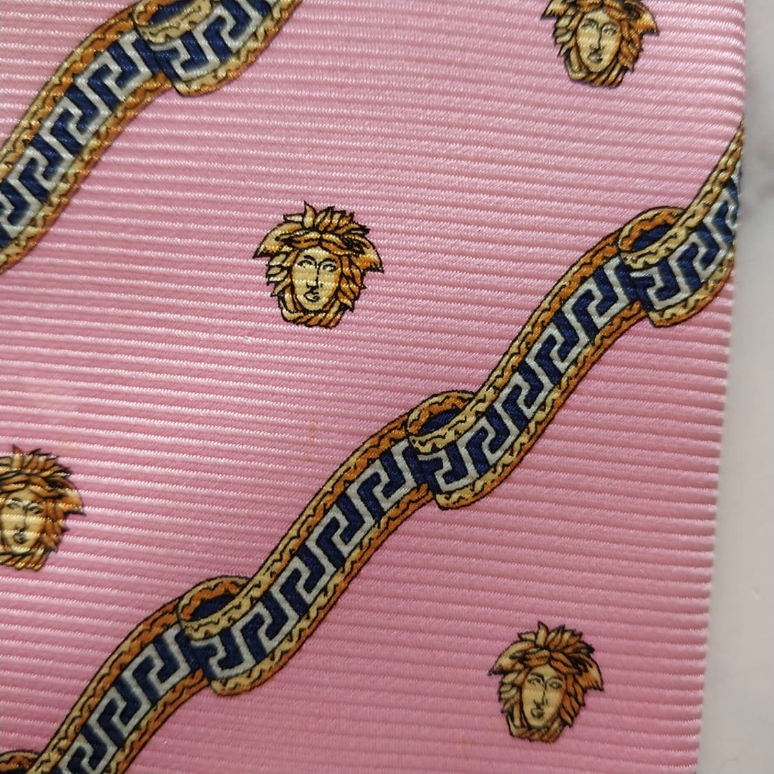 베르사체 실크 핑크 메두사 체인 패턴 넥타이 9.8cm A등급 K1346 상품이미지7