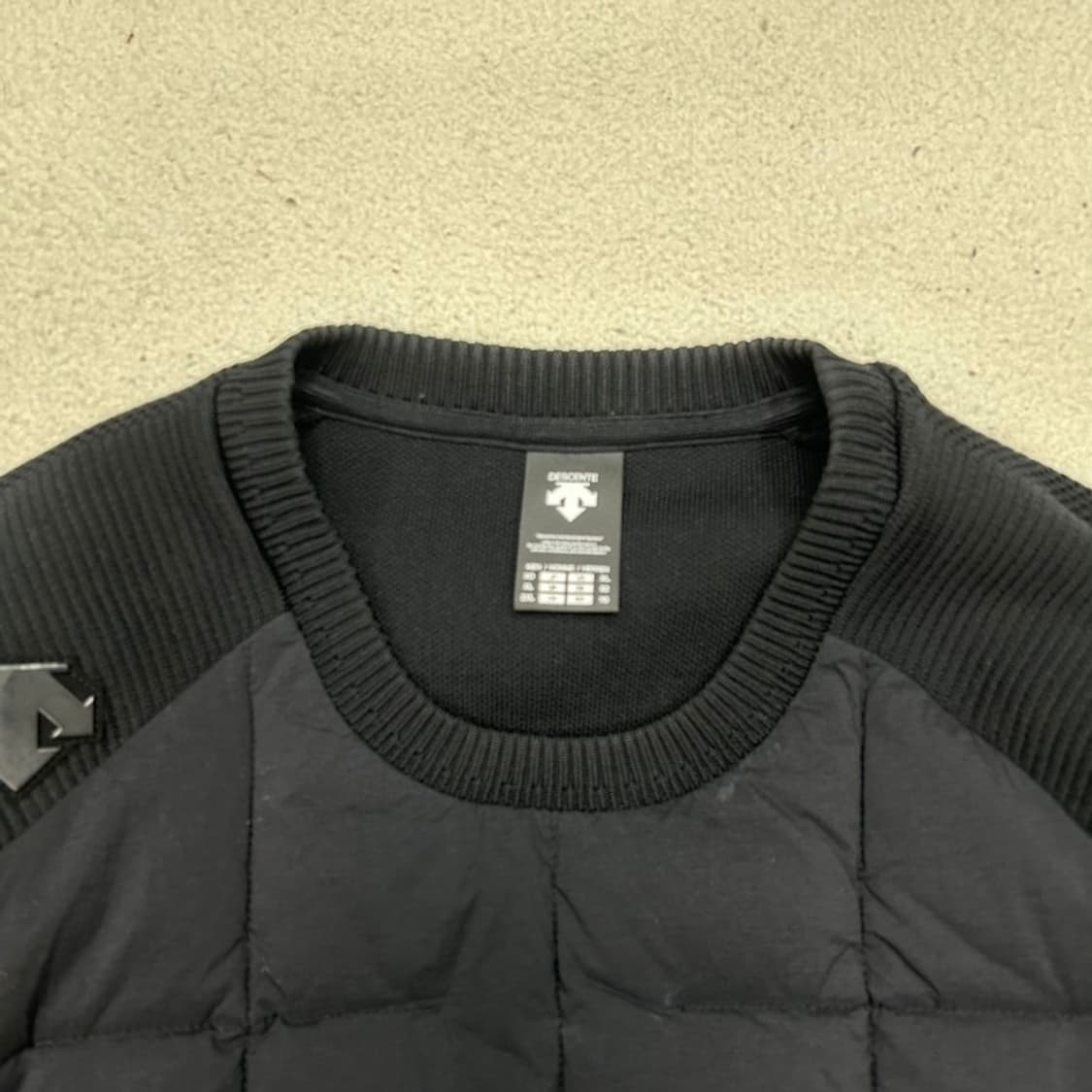 데상트 퓨전플렉스 하이브리드 맨투맨 110 상품이미지4