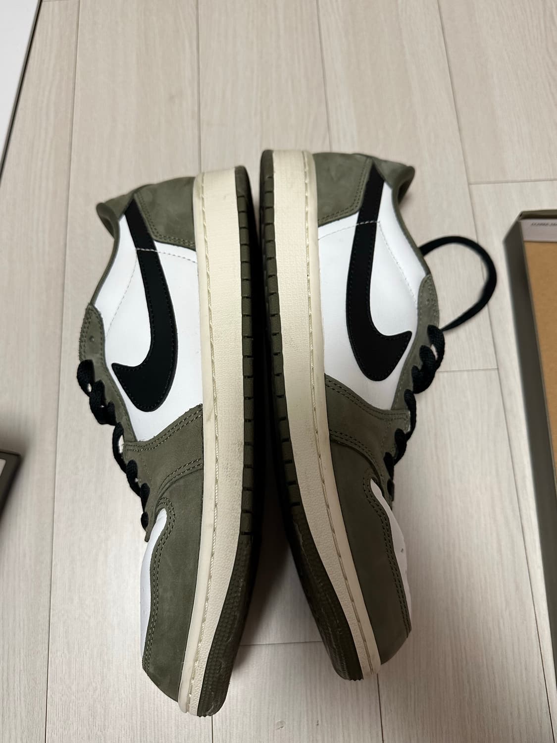 조던1 로우 올리브 2026 사이즈 280 팝니다 상품이미지7