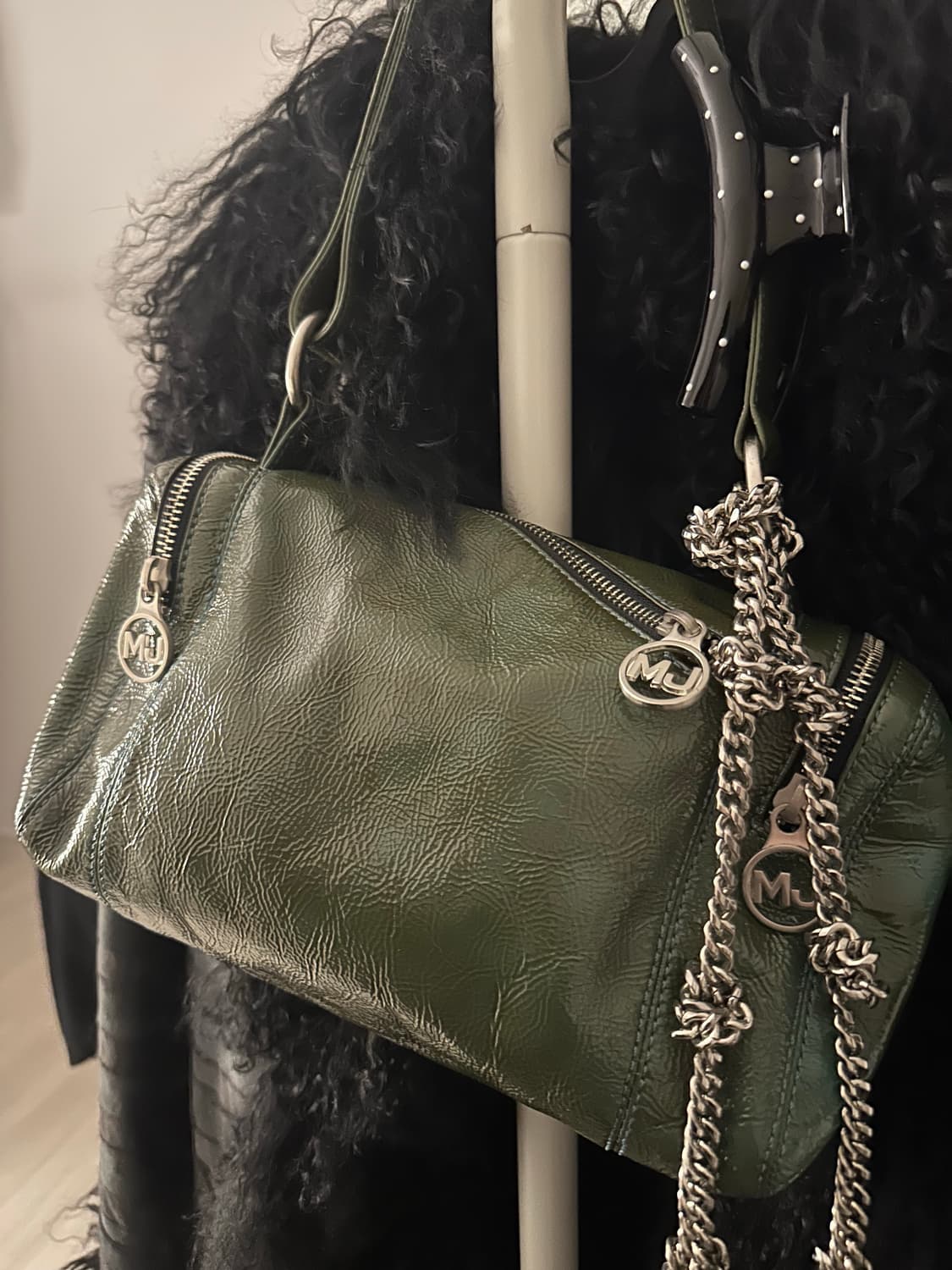 marc jacobs 마크제이콥스 페이턴트 미니 배럴백 그린 상품이미지1