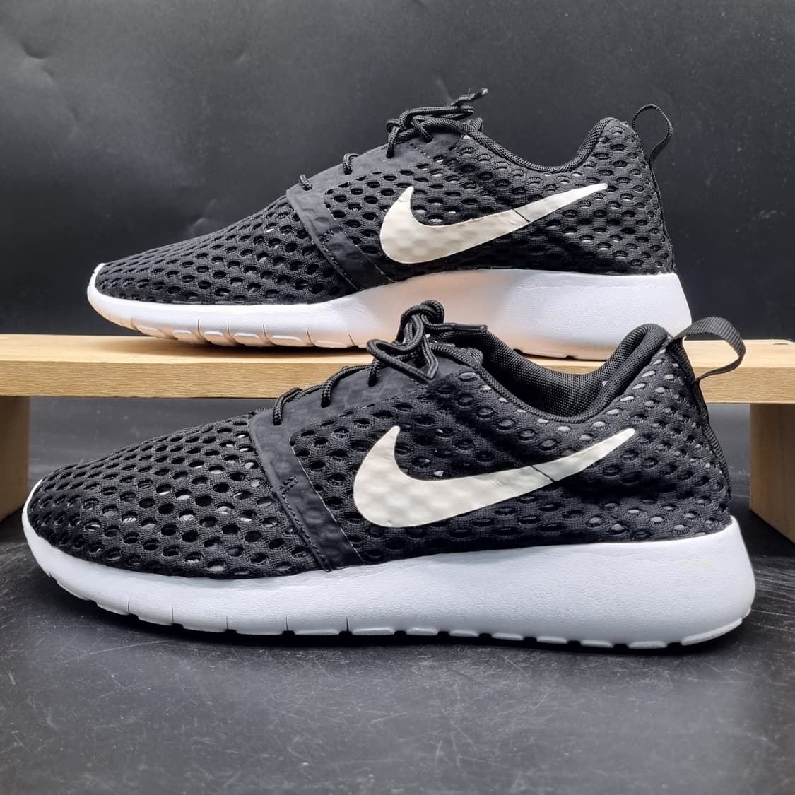 나이키 로쉬원 플라이트웨이트 운동화245 상품이미지1