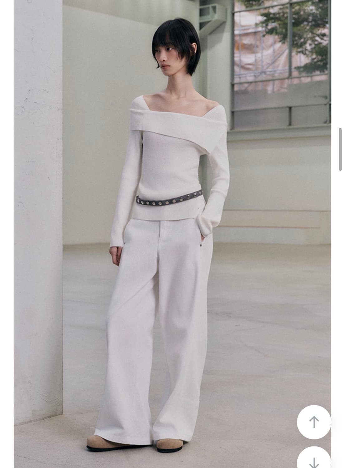 새상품 택o) 미쏘 버튼 업 언발숄더 풀오버 아이보리 상품이미지3