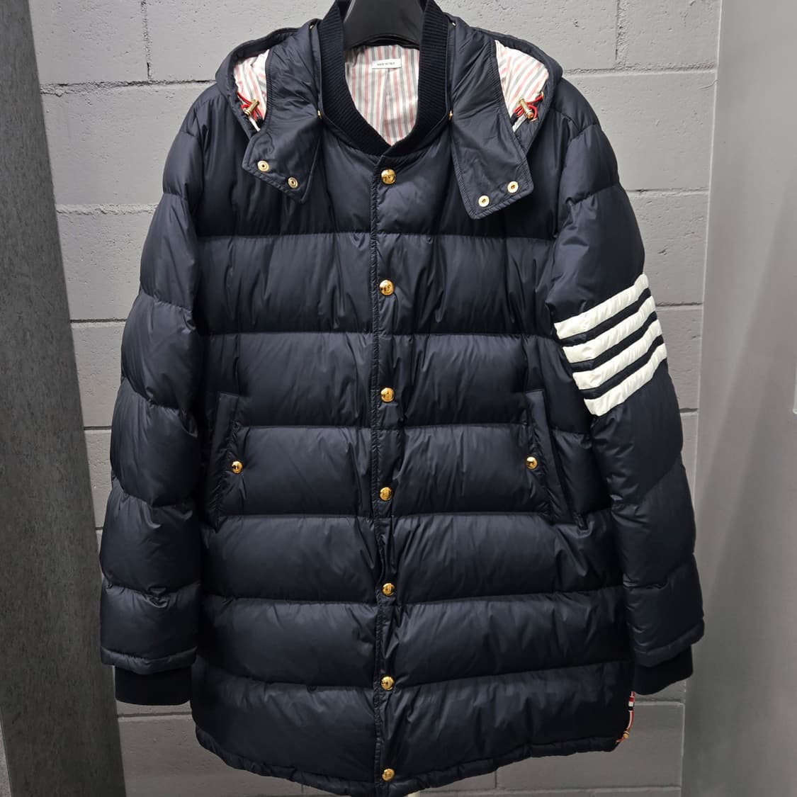 톰브라운 4BAR 금장 후드 롱패딩 6사이즈 상품이미지2