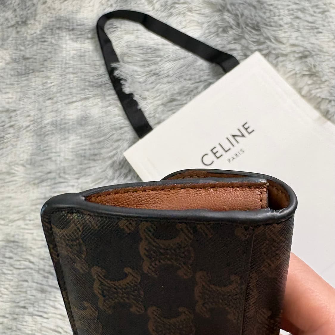 셀린느 트리옹프 플랩 카드지갑 상품이미지5