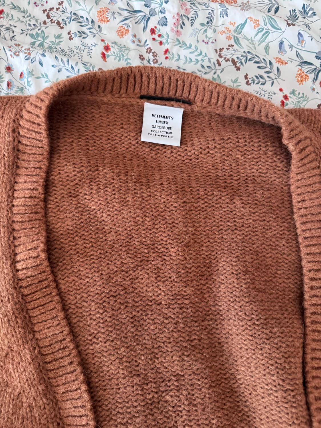 Vetements 베트멍 보석 디테일 버튼 카멜 가디건 (루비버튼 손실) 상품이미지5