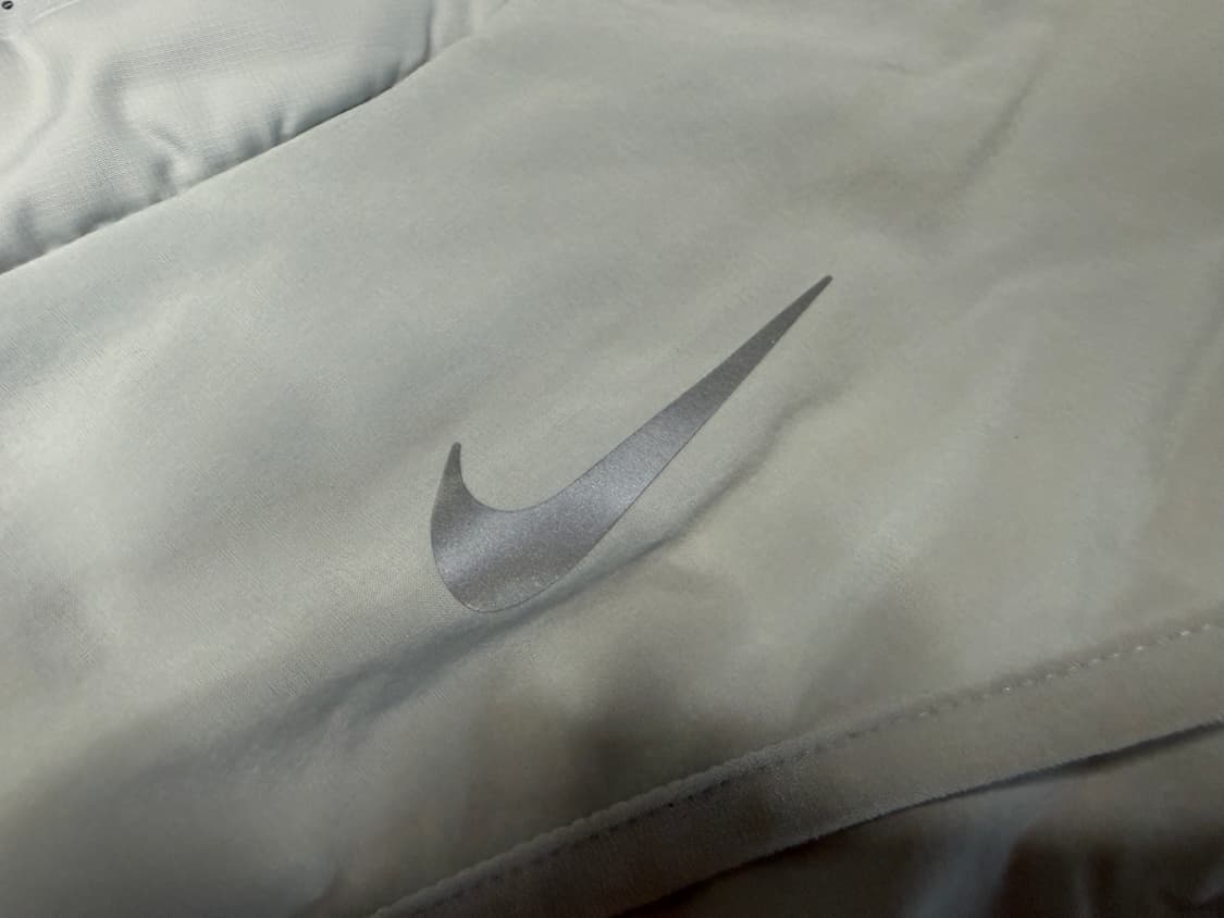 [M] 나이키 러닝 라이트그레이 리플렉티브 에어로로프트 베스트 상품이미지4