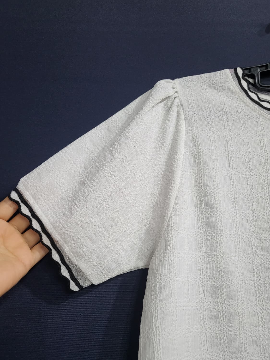 colincos시어서커 물결 블라우스(새상품) 상품이미지3