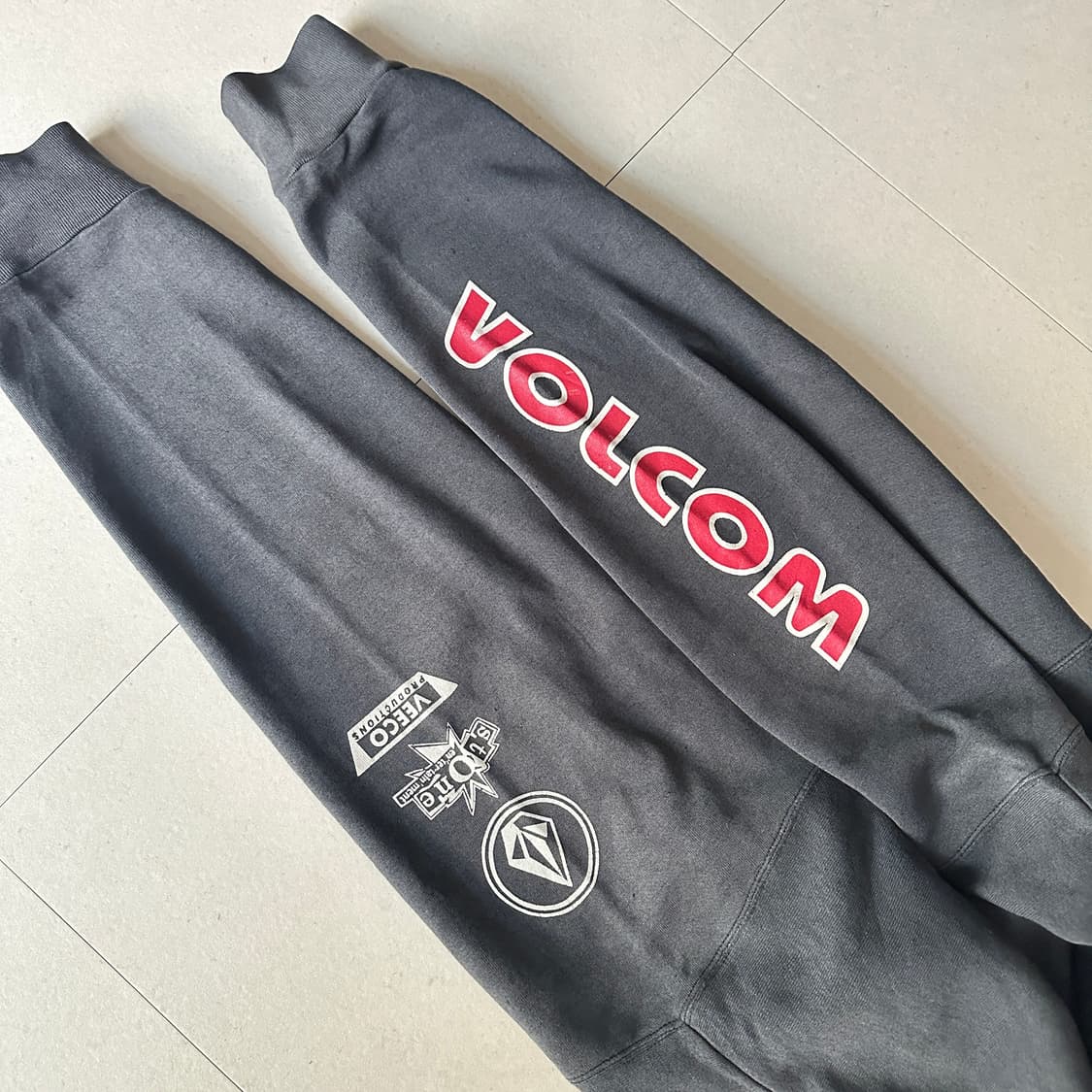 90s 볼컴(VOLCOM) 올드스쿨 레이싱 프린트 스웻셔츠 (M) 상품이미지6