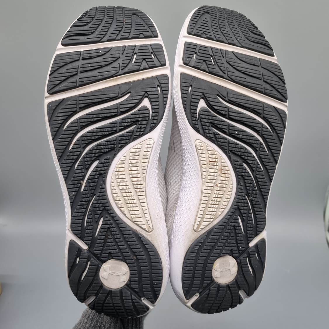 언더아머 뉴에어드 차지드2 런닝화275 상품이미지3