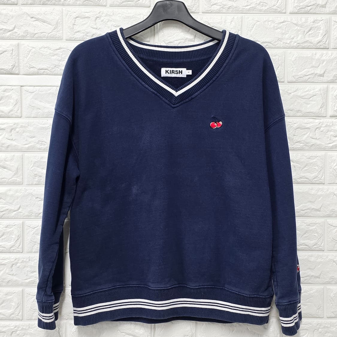 택포// L 키르시 네이비 V넥 맨투맨 상품이미지1