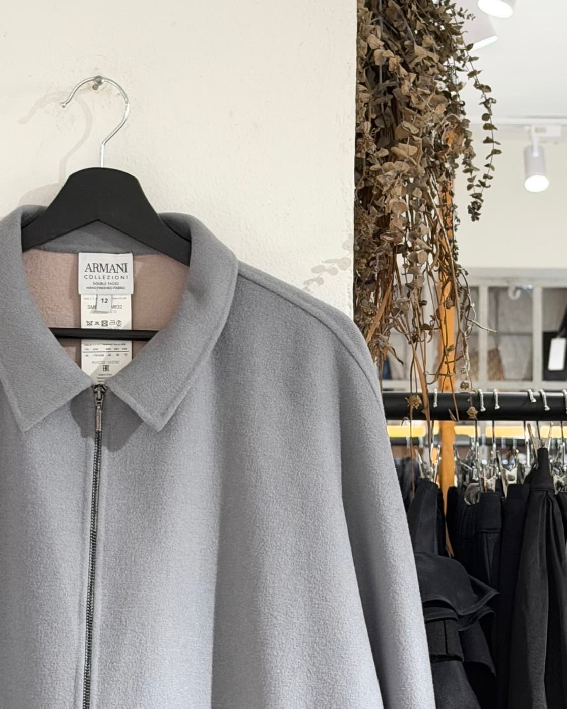 아르마니 컬렉션 그레이 포켓 카라 집업 상품이미지3