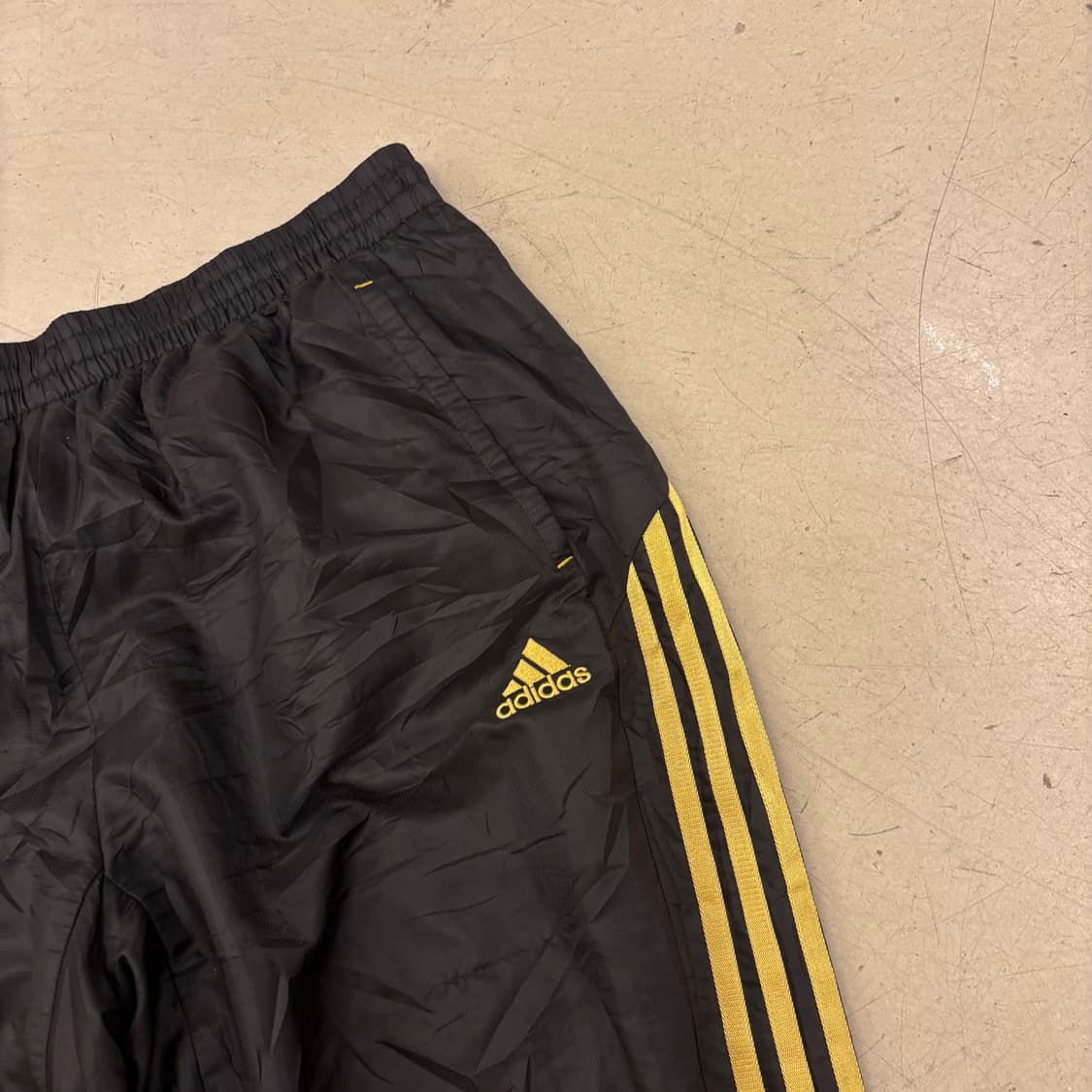 아디다스 골드 삼선 트랙 팬츠 상품이미지2
