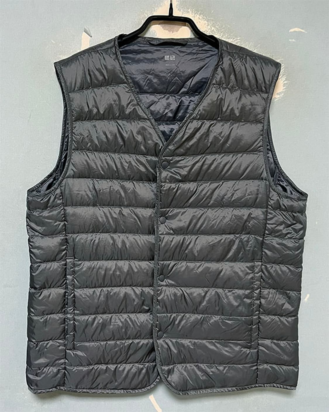 유니클로 남자 경량패딩조끼 추동 L 100 상품이미지1