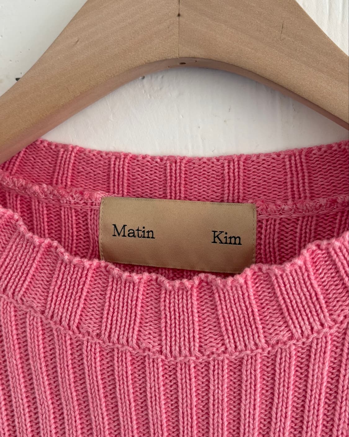Matin Kim 마뗑킴 핑크 니트 팬던트 티셔츠 상품이미지5