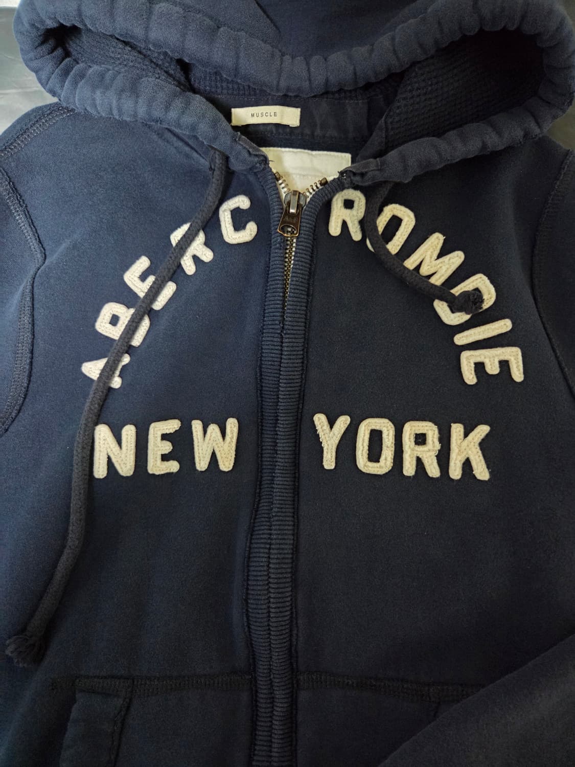 아베크롬비 원형로고 네이비후드집업 상품이미지2