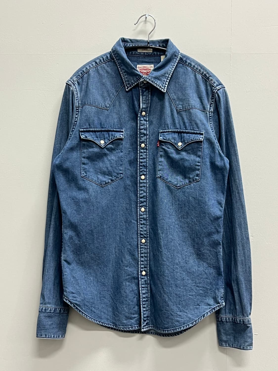 리바이스 슬림핏 웨스턴 데님 셔츠 상품이미지2