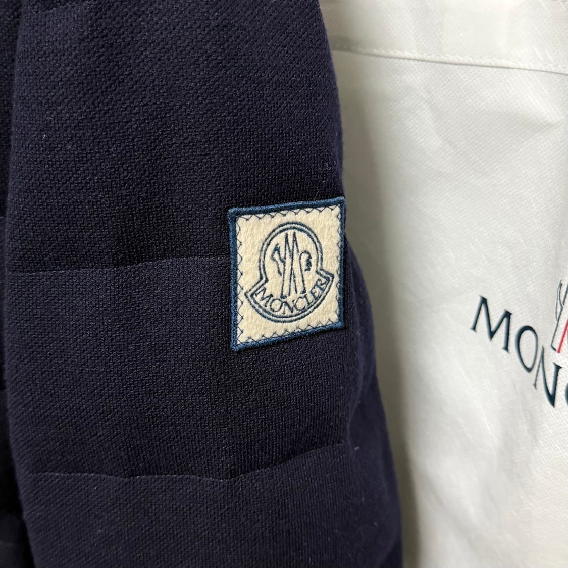 [S+급/4] 몽클레어 감마블루 패딩 자켓 네이비 상품이미지2