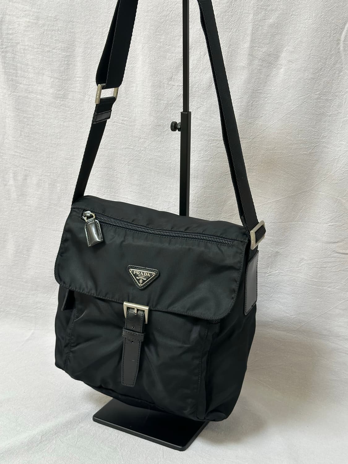 프라다 포코노 나일론 메신저백 버클 크로스백 주우재백 상품이미지2