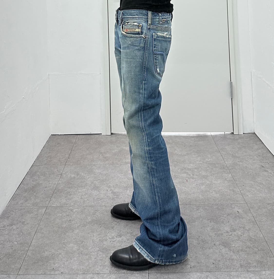 Diesel Distressed Indigo Bootcut Denim 상품이미지2