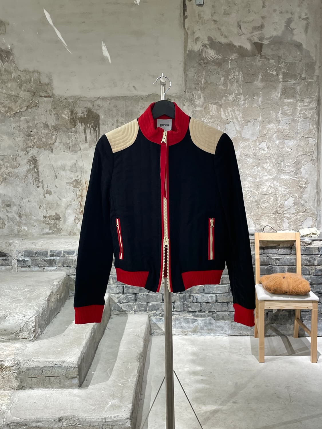 모스키노 배색 패치 투 웨이 집업 자켓 상품이미지1