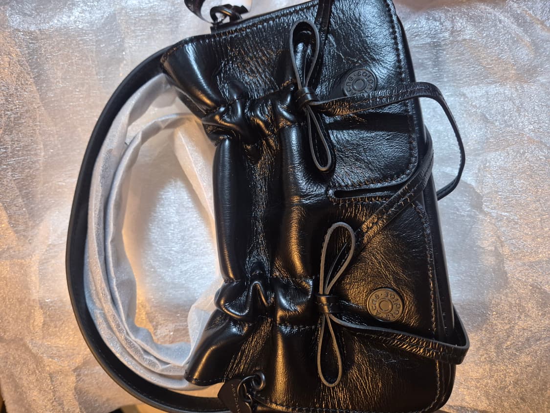 (새상품) 아크네스튜디오 멀티포켓 마이크로백 상품이미지4