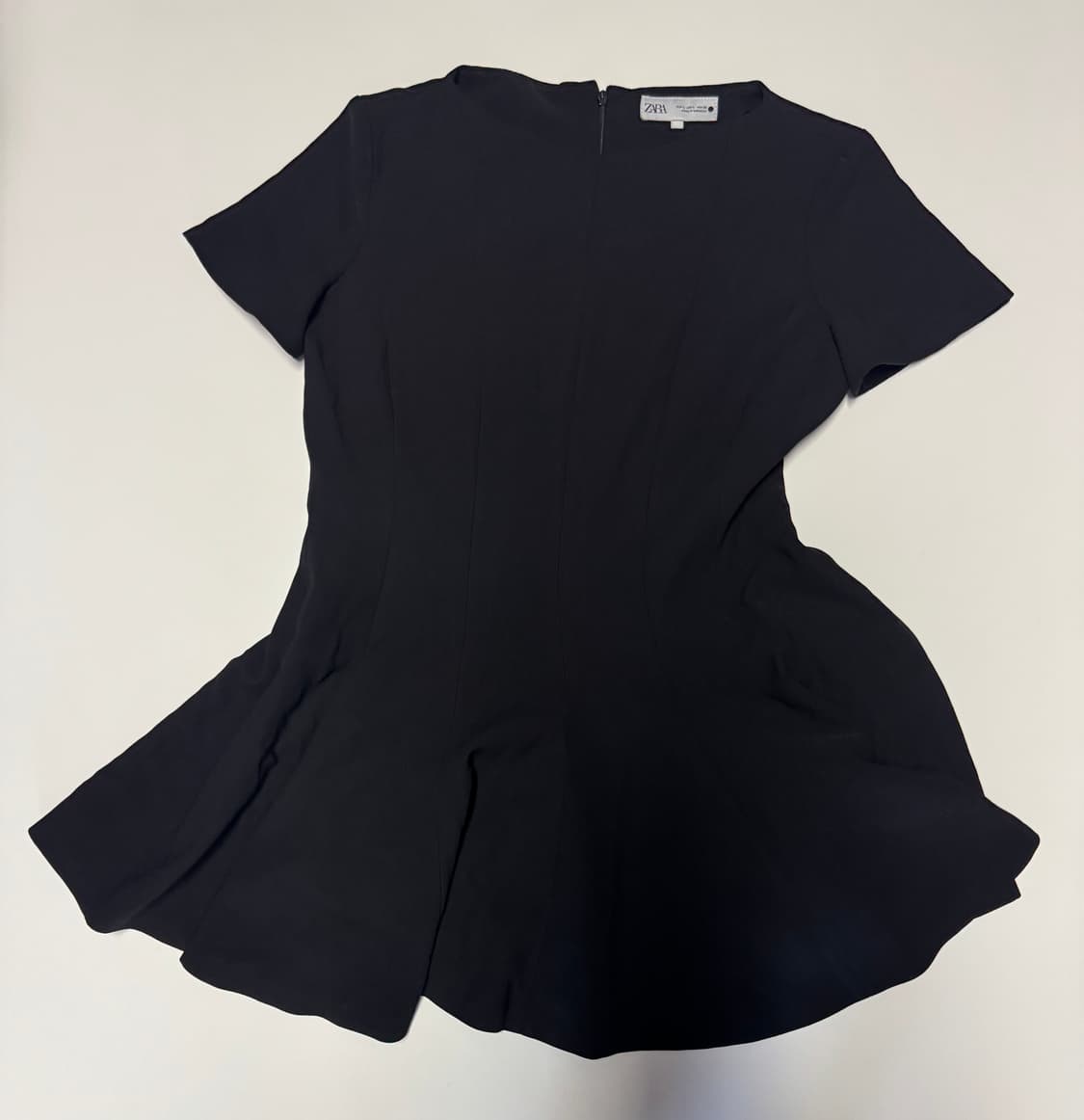 여성 자라 ZARA 미니멀 드레스 미디 반팔 원피스 블랙 상품이미지1