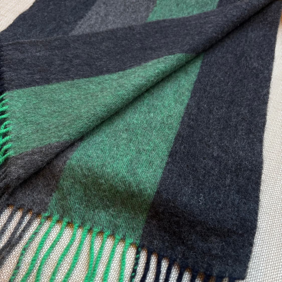 필립 르 백 캐시미어 100 % 머플러 그린 블랙 배색 상품이미지7