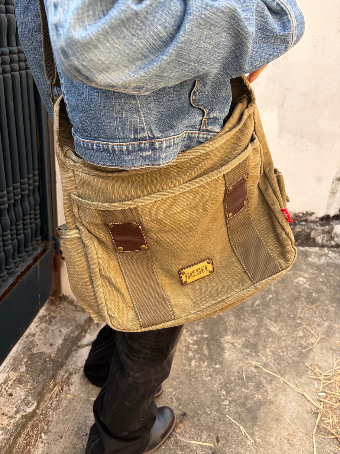 00s Diesel 워싱 브로운 크로스백  상품이미지1