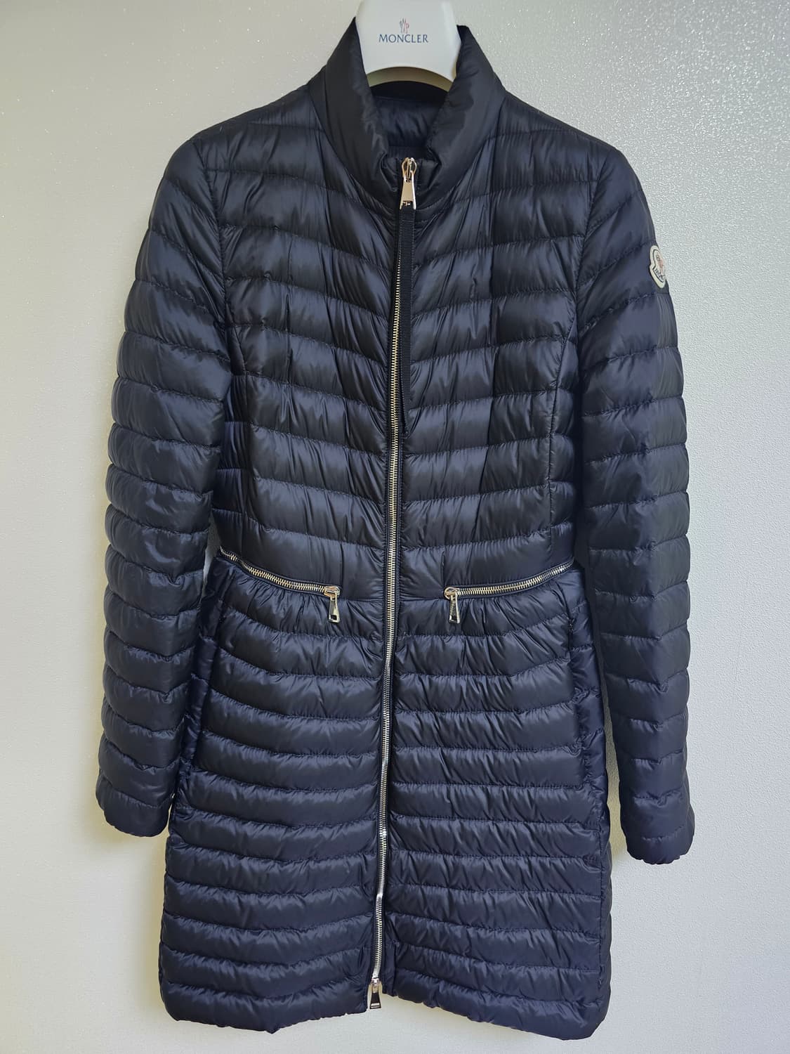 몽클레어 아가텔론 여성 경량 롱패딩 상품이미지1