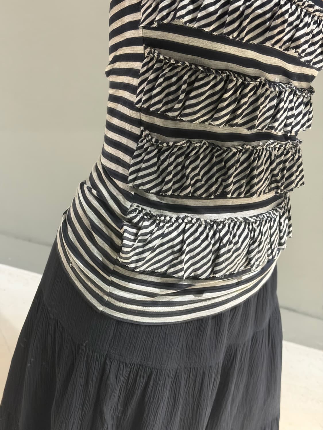 stripe pattern frill detail sleeveless  상품이미지4