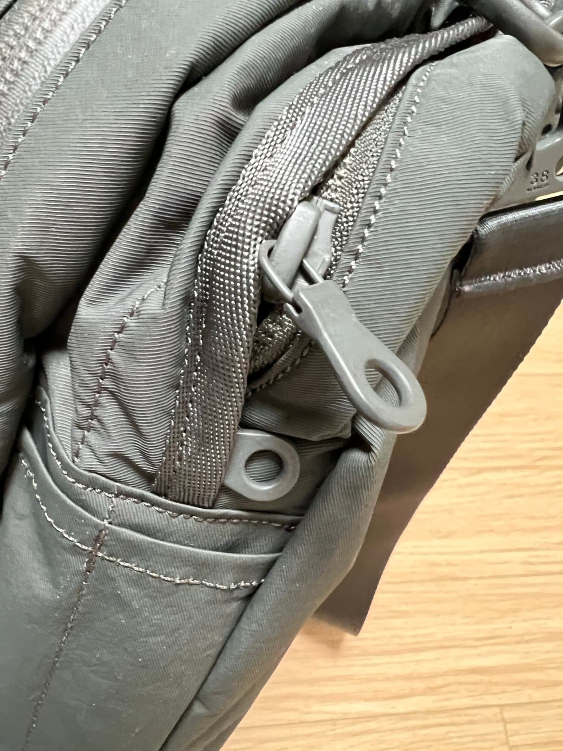 블랭코브 리포터백 올리브그레이 상품이미지4