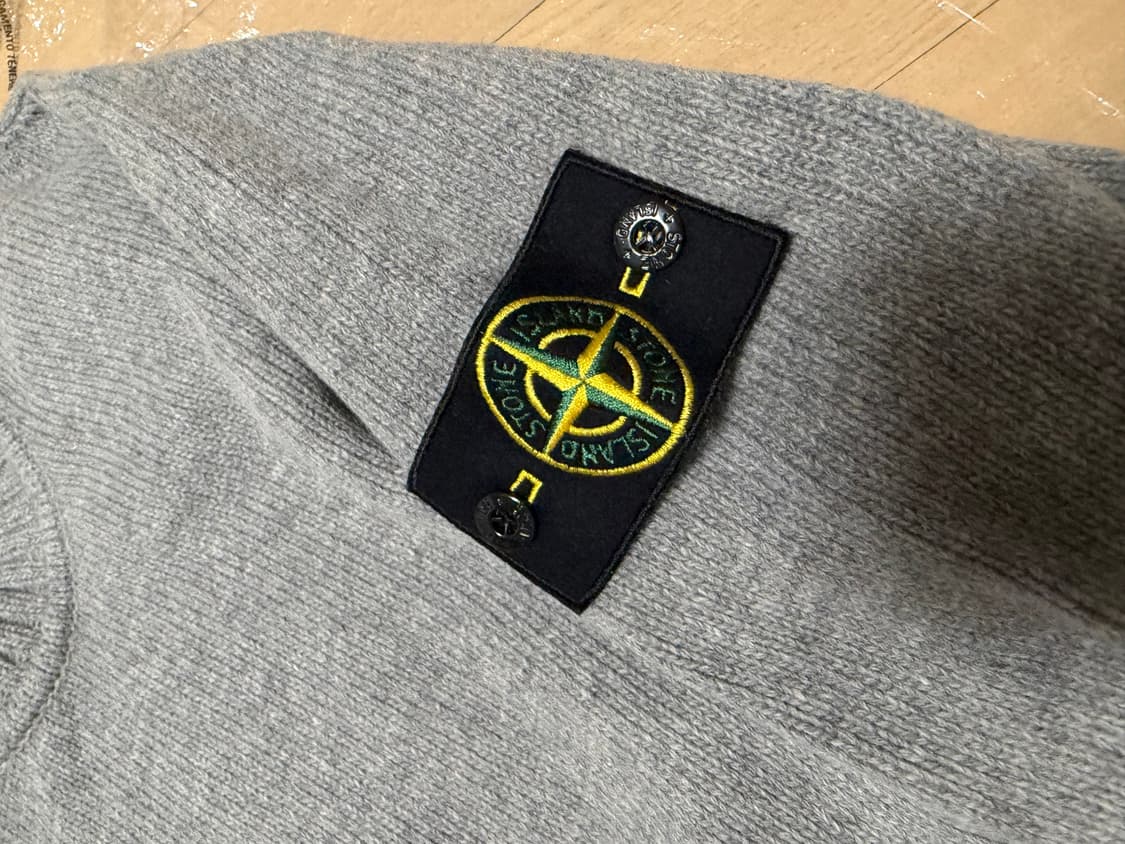 (실착1회 ) 스톤아일랜드 니트 상품이미지4