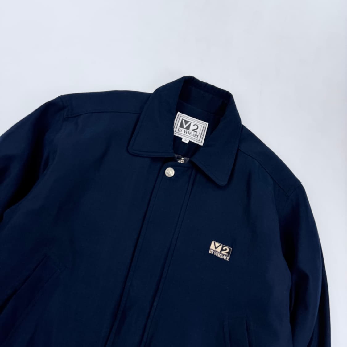 베르사체 V2 메두사인장 봄버 자켓 상품이미지2