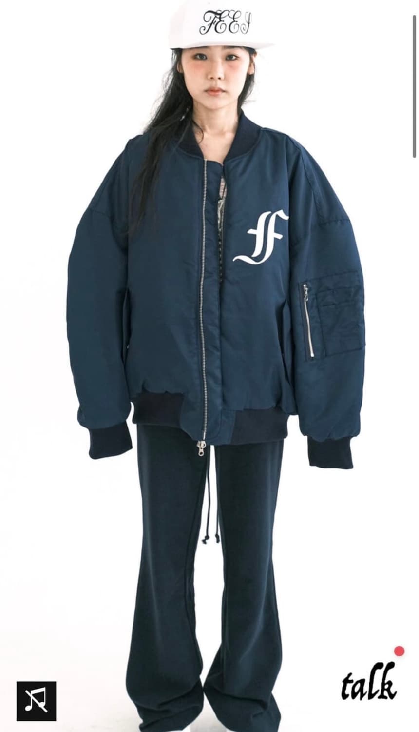샵페어리 봄버 자켓 네이비 구합니다! 상품이미지1
